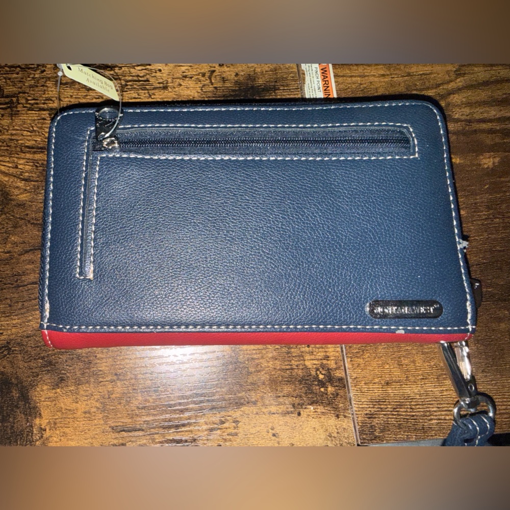 Montana West American Flag wristlet- NWT - Picture 3 of 7